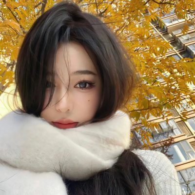 圆月映花都